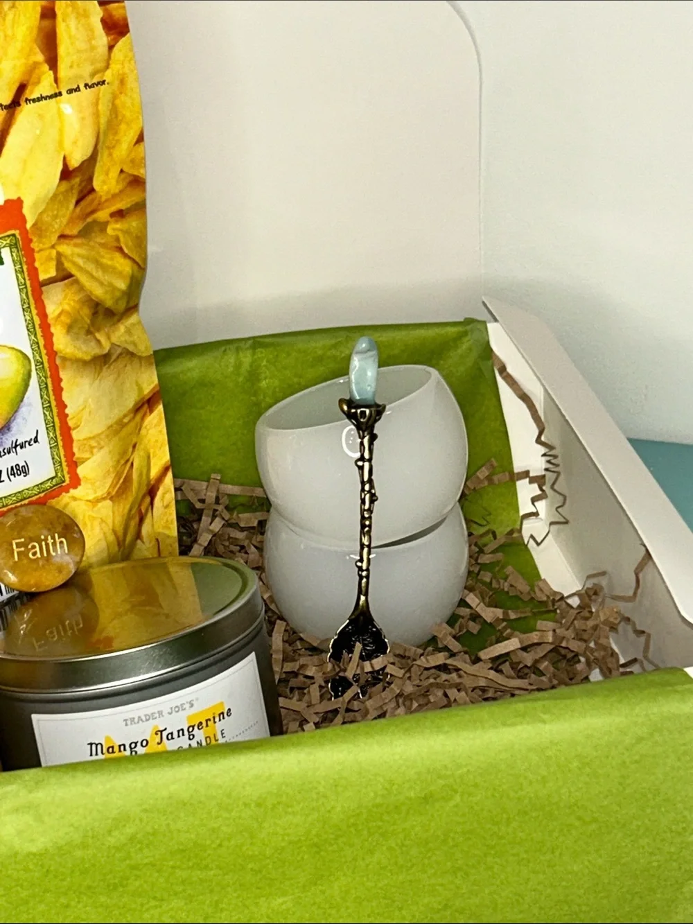 Everything Mango Box with Calcite Stone Tea Cups & Green Chalcedony Spoon NIB